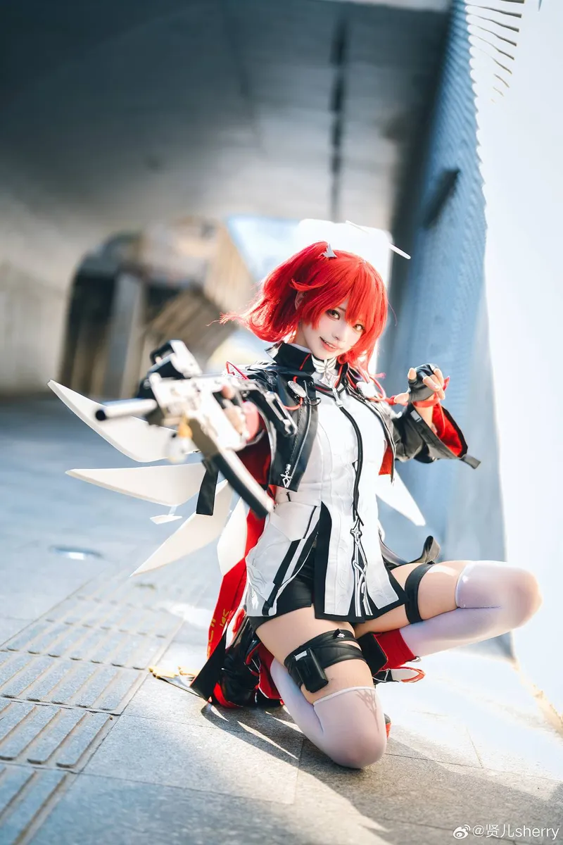 《明日方舟》新约能天使Cosplay展示