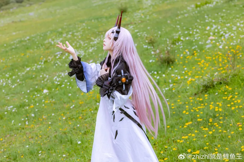 《明日方舟》特蕾西娅cosplay展示