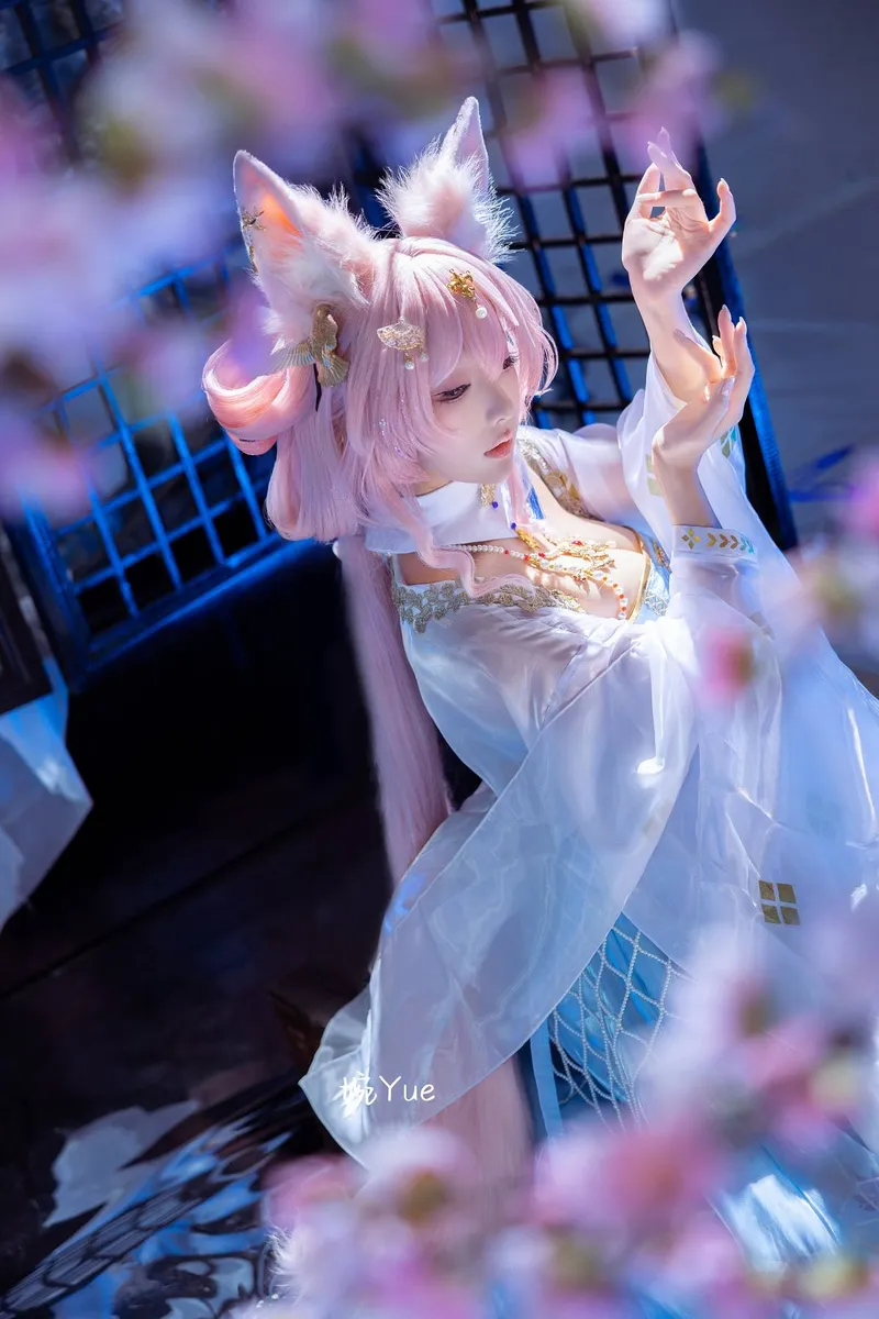 《明日方舟》鸿雪Cosplay展示-精美角色还原赏析