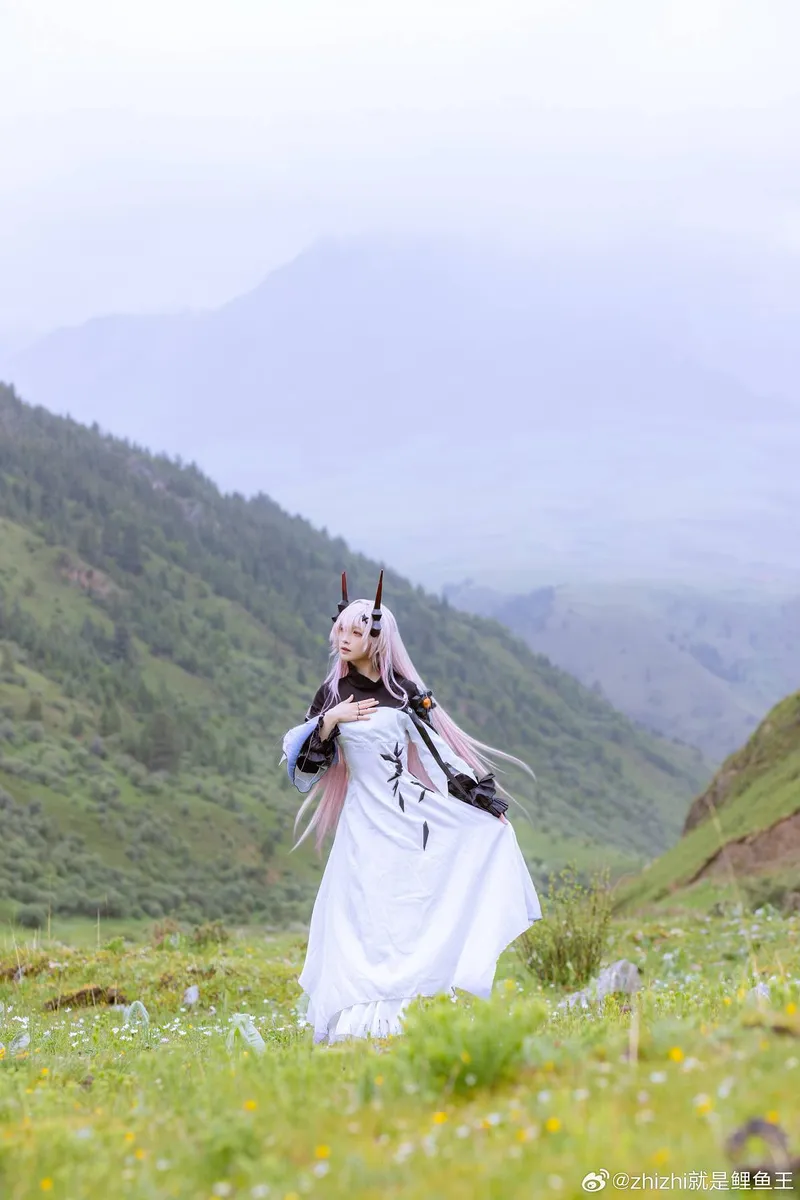 《明日方舟》特蕾西娅cosplay展示