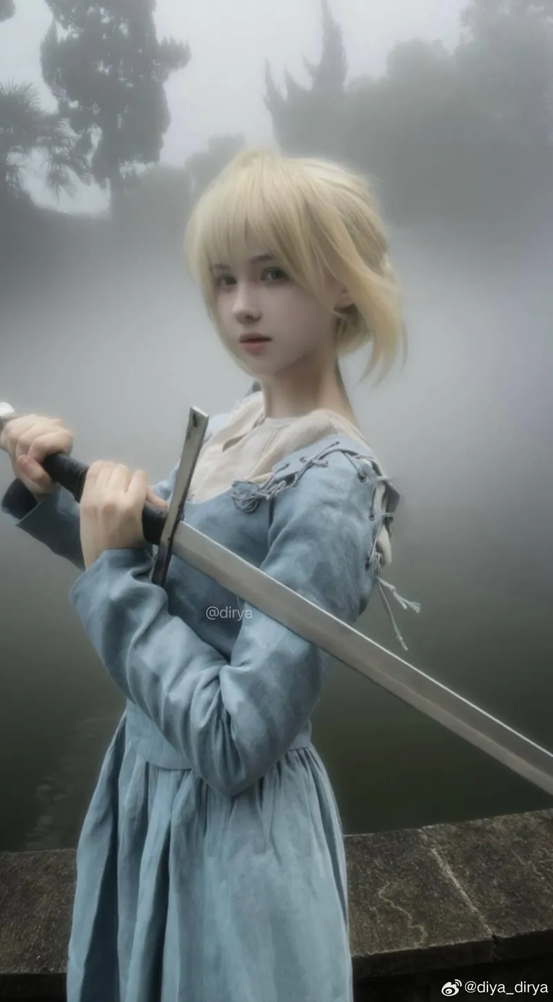 《FGO》SaberCosplay-迷雾幻境氛围感拉满