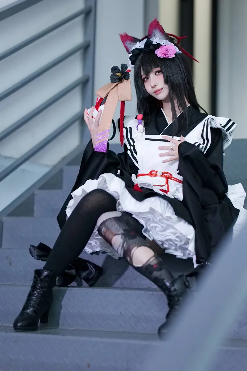 《蔚蓝档案》狐坂若藻cosplay展示