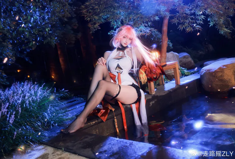 《鸣潮》长离cosplay