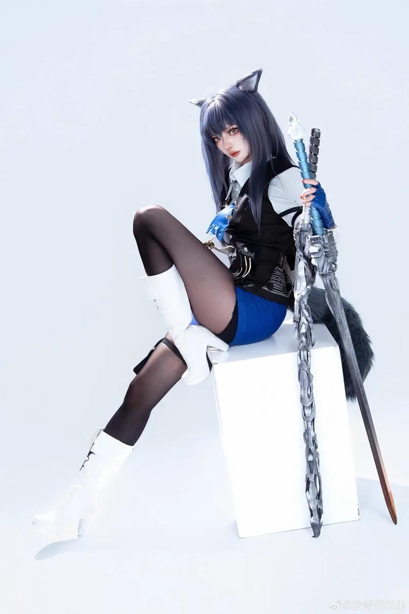 《明日方舟》德克萨斯cosplay展示