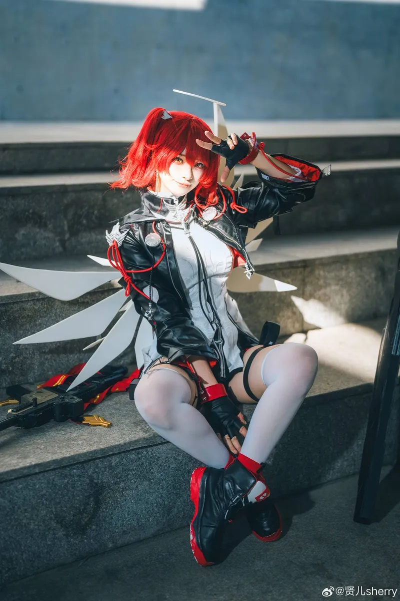 《明日方舟》新约能天使Cosplay展示