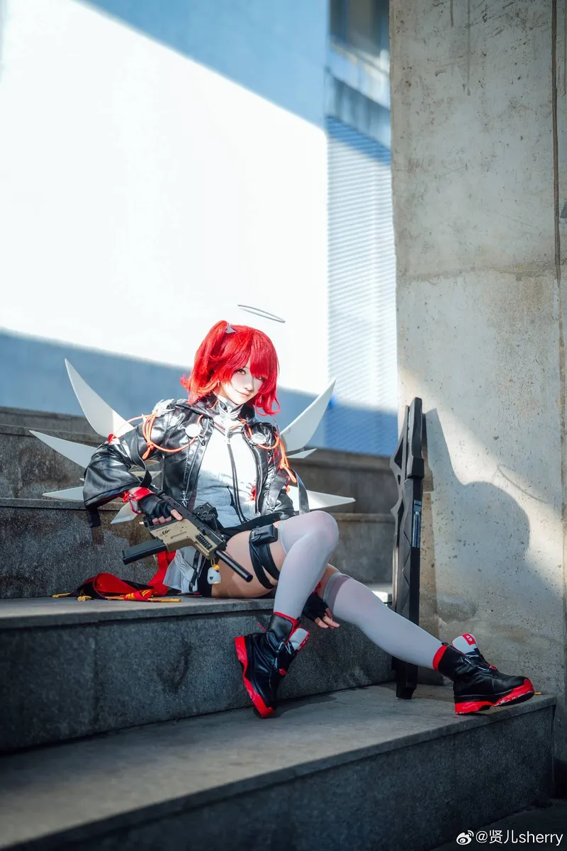 《明日方舟》新约能天使Cosplay展示