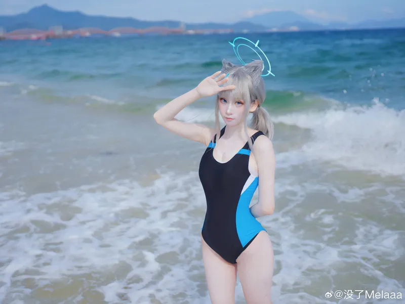 《蔚蓝档案》砂狼白子cosplay-泳装野外求生风格展现