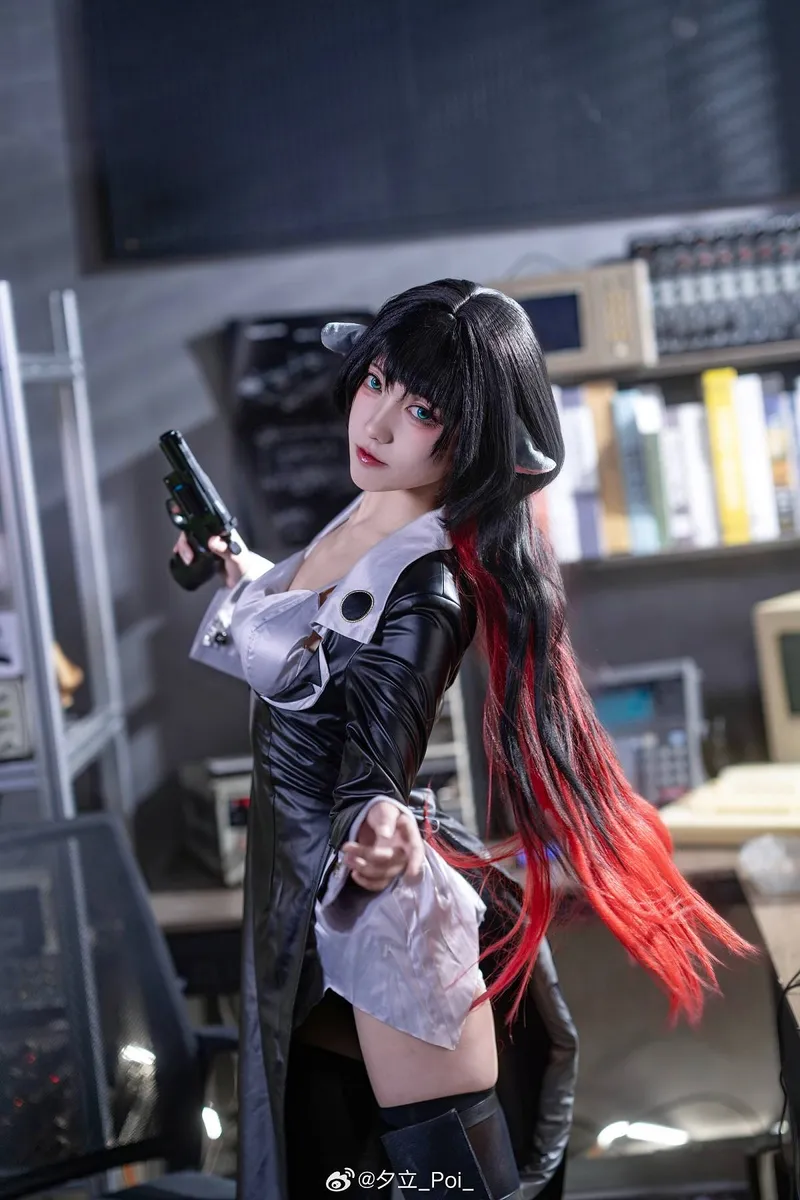 《绝区零》简杜cosplay展示