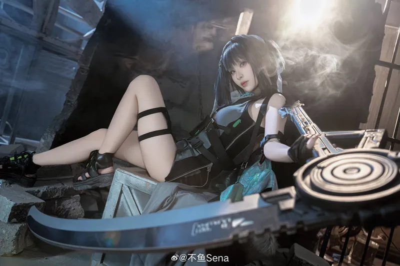 《明日方舟》羽毛笔Cosplay展示