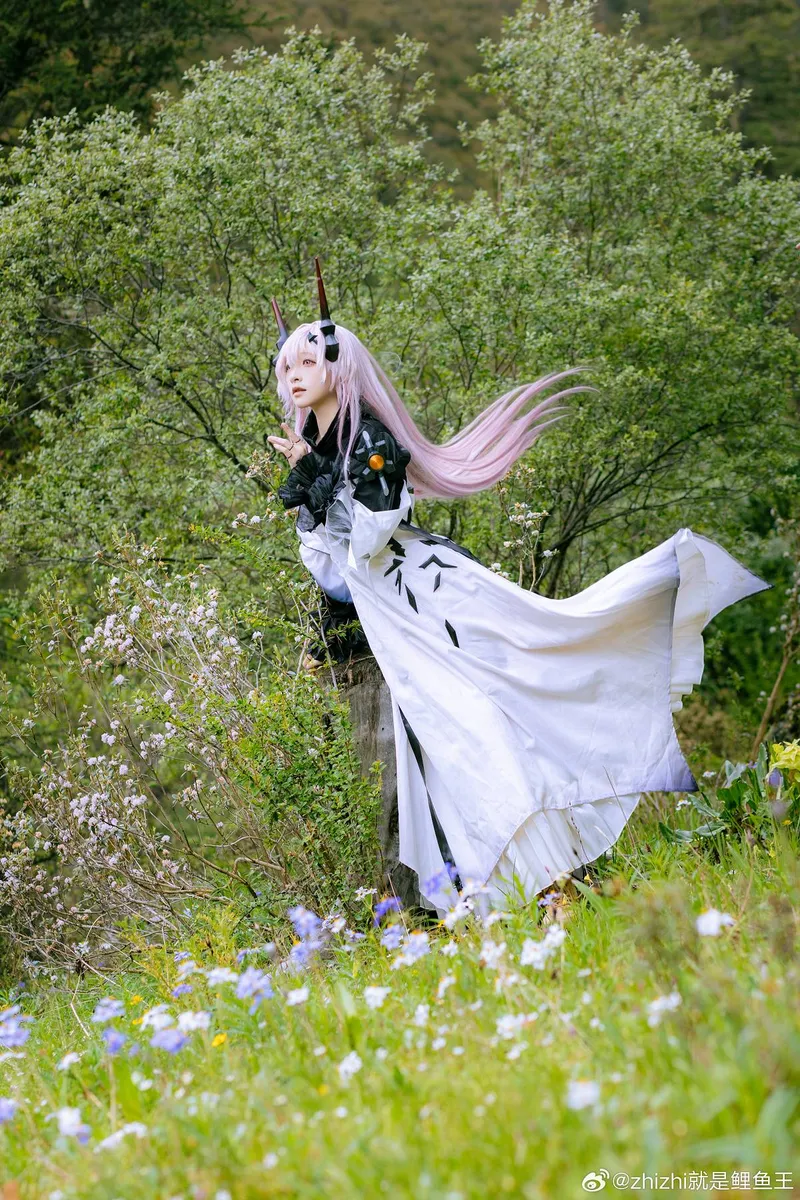 《明日方舟》特蕾西娅cosplay展示