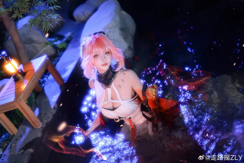 《鸣潮》长离cosplay