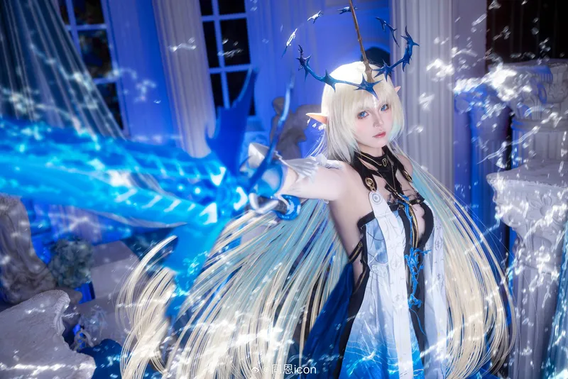 《鸣潮》芙露德莉斯cosplay展示
