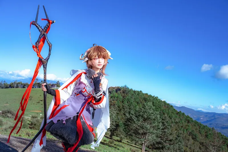 《明日方舟》艾雅法拉cosplay展示