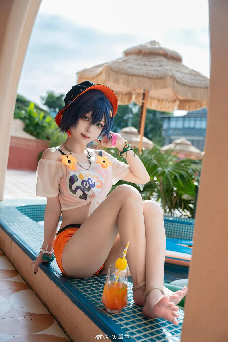 《绝区零》玲Cosplay展示