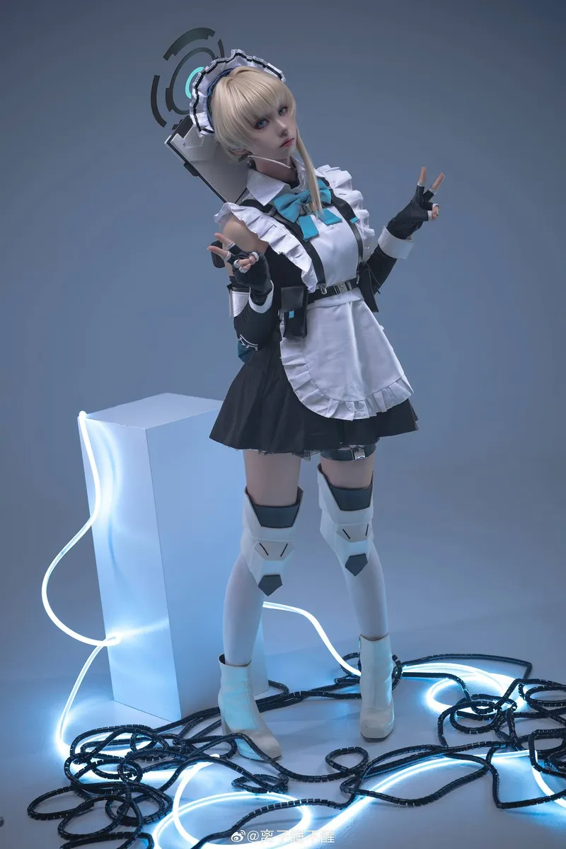 《蔚蓝档案》飞鸟马时cosplay展示
