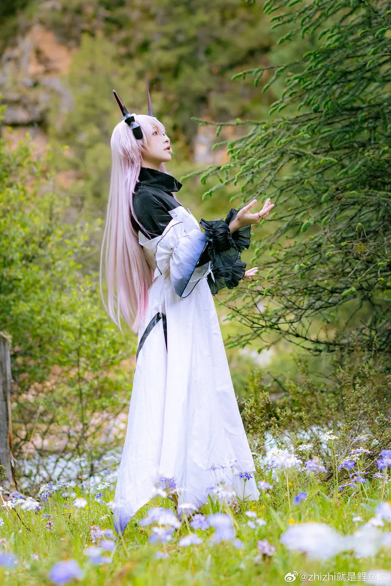 《明日方舟》特蕾西娅cosplay展示