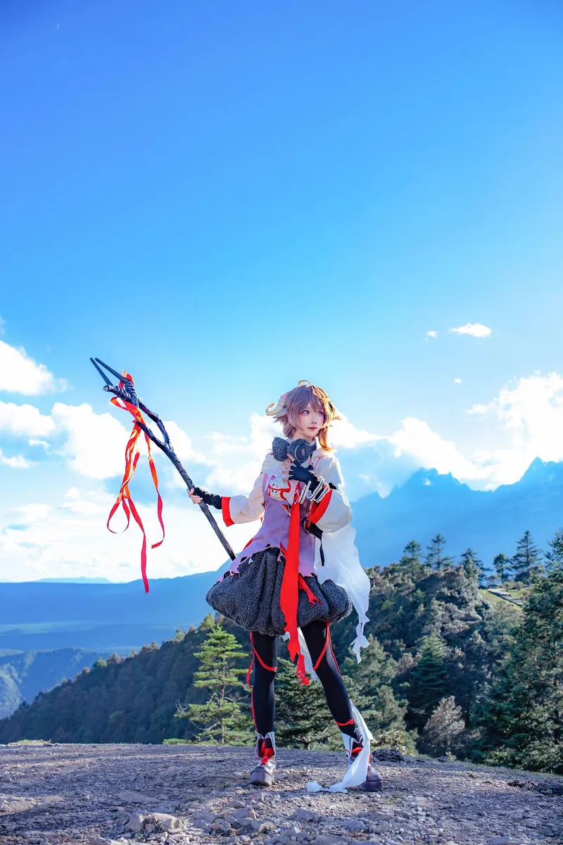 《明日方舟》艾雅法拉cosplay展示