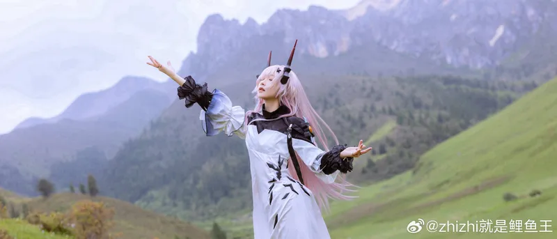 《明日方舟》特蕾西娅cosplay展示