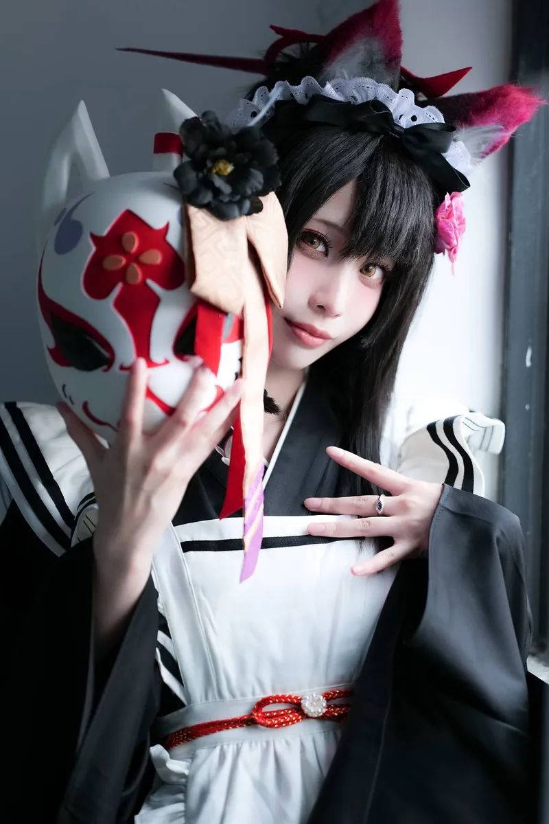 《蔚蓝档案》狐坂若藻cosplay展示