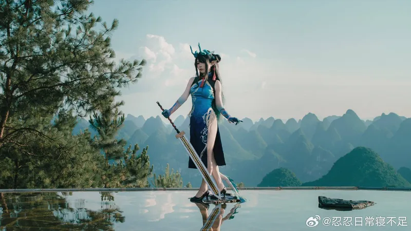 《明日方舟》夕角色Cosplay展示