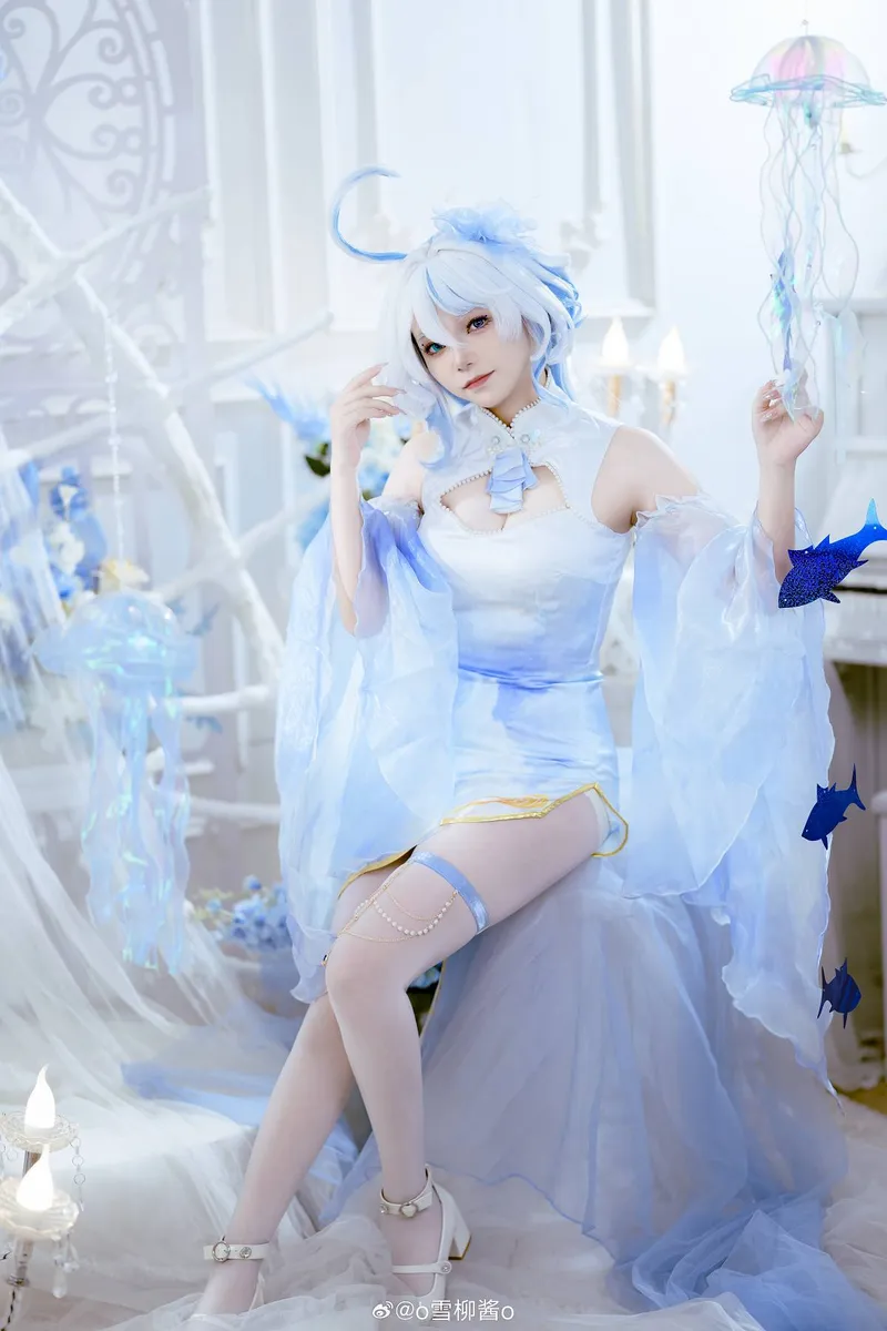 《原神》芙宁娜cosplay展示