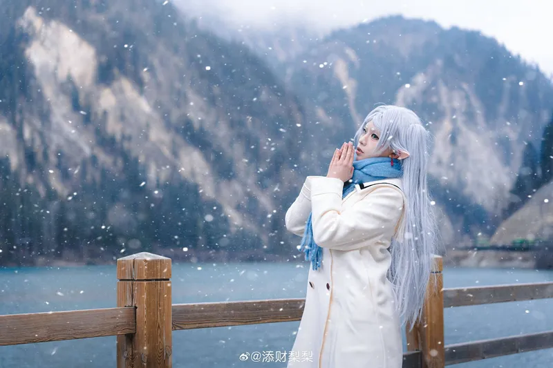 《葬送的芙莉莲》芙莉莲cosplay展示