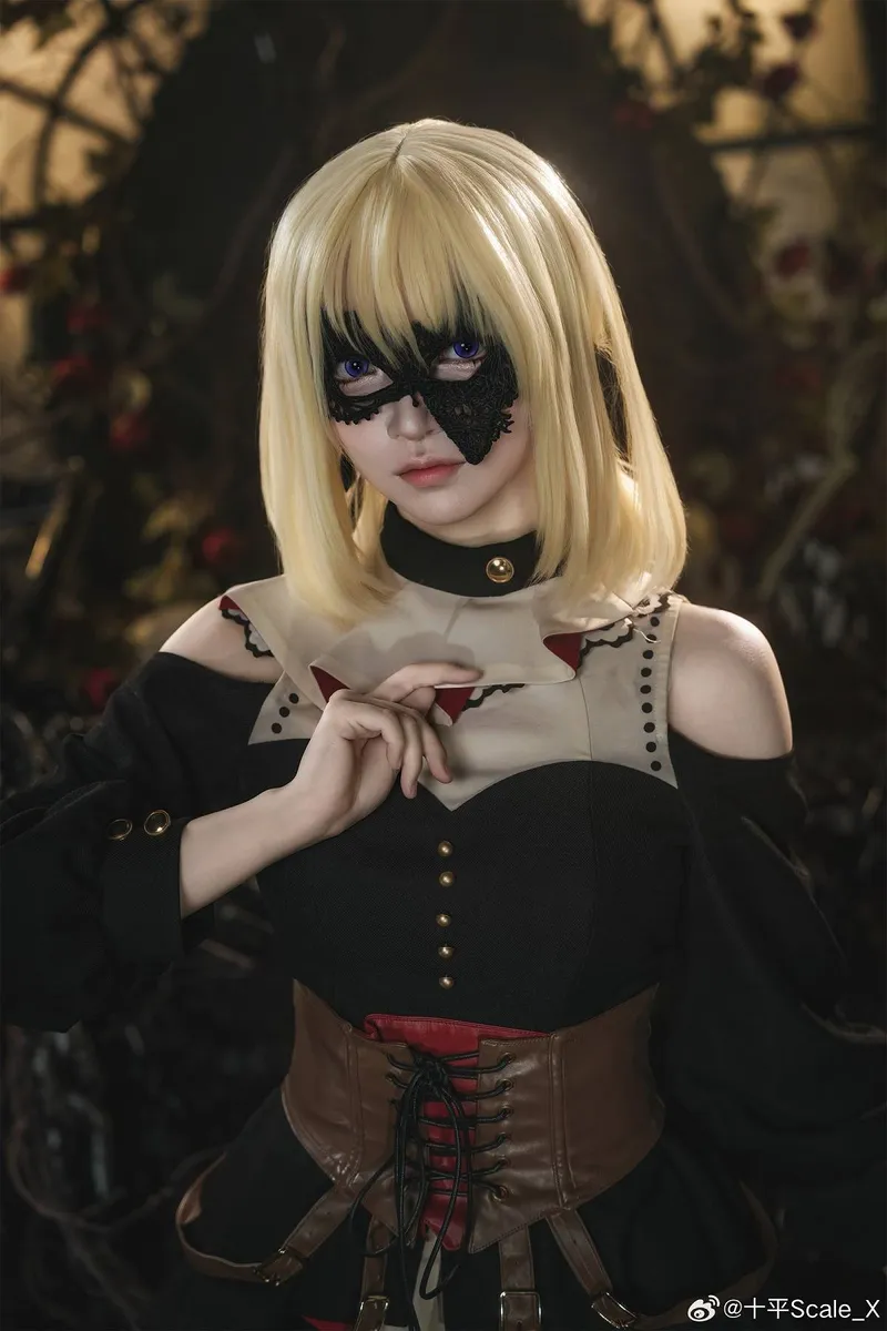 三角初华cosplay展示-精美视觉盛宴