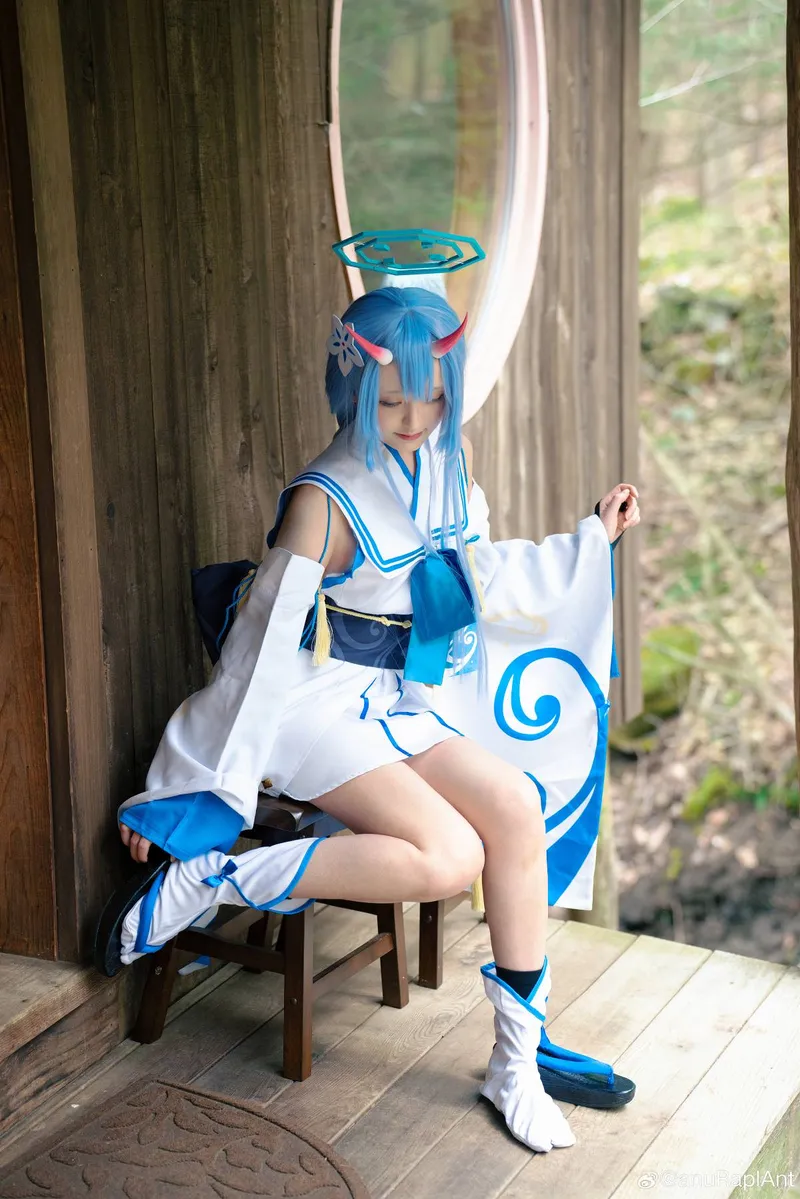 《蔚蓝档案》和乐千世cosplay