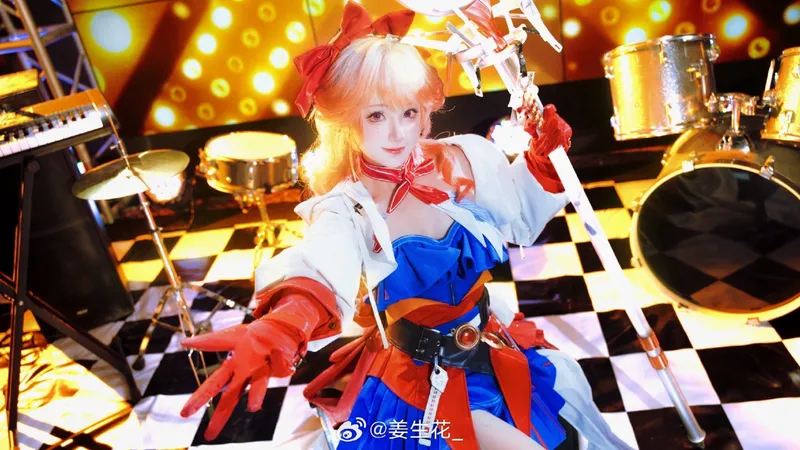 《明日方舟》遥Cosplay展示