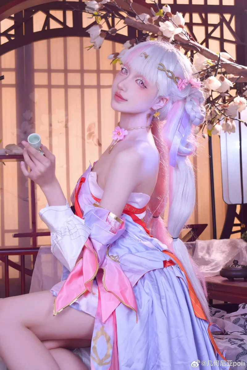 《鸣潮》今汐Cosplay展示-唯美还原角色风采