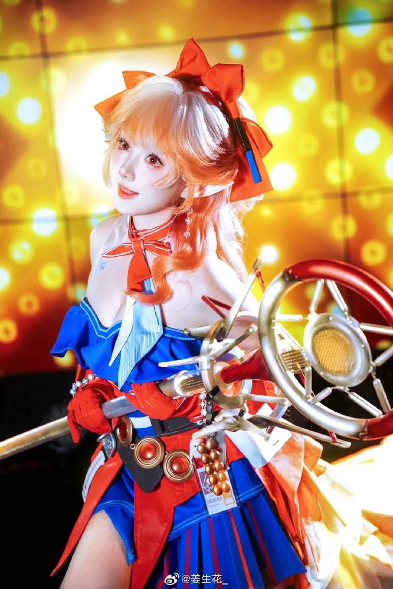 《明日方舟》遥Cosplay展示