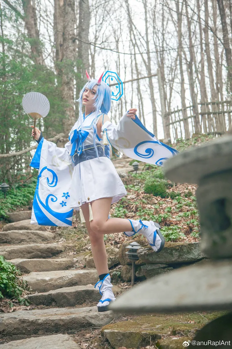 《蔚蓝档案》和乐千世cosplay