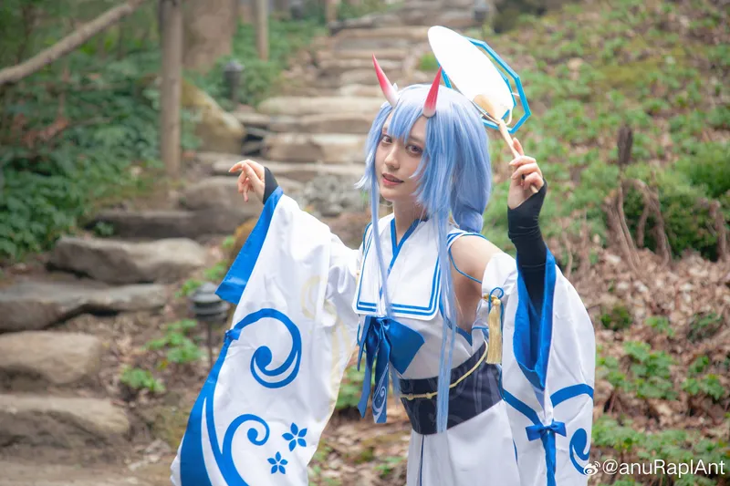 《蔚蓝档案》和乐千世cosplay