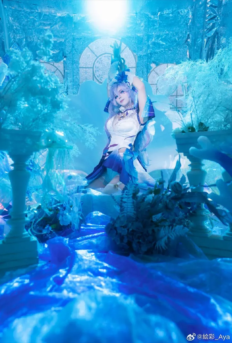 《鸣潮》坎特蕾拉cosplay展示