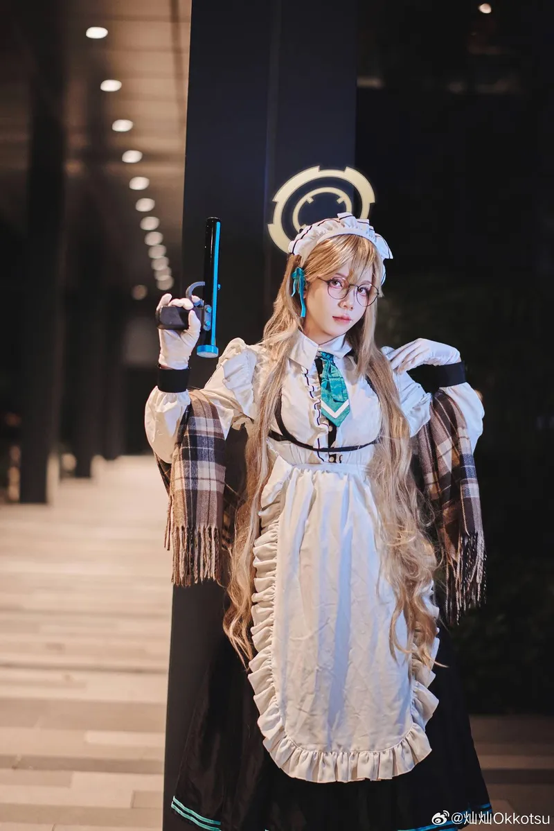 《蔚蓝档案》室笠茜cosplay展示