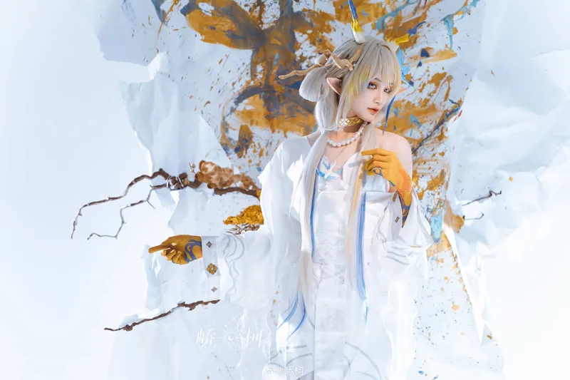 《明日方舟》黍Cosplay展示