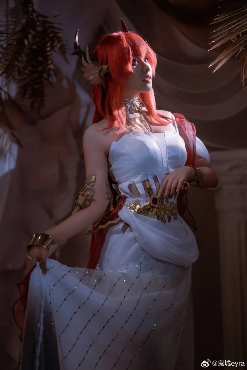 《明日方舟》史尔特尔cosplay展示