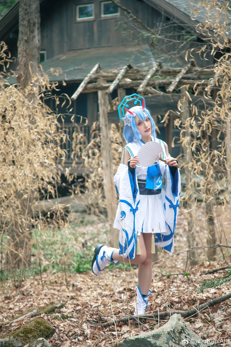 《蔚蓝档案》和乐千世cosplay