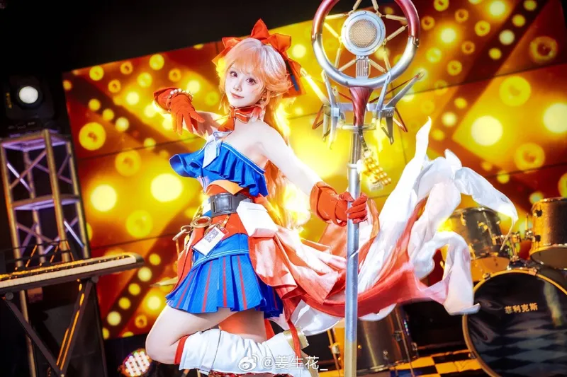 《明日方舟》遥Cosplay展示