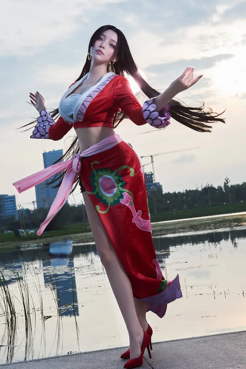 《海贼王》波雅汉库克cosplay展示