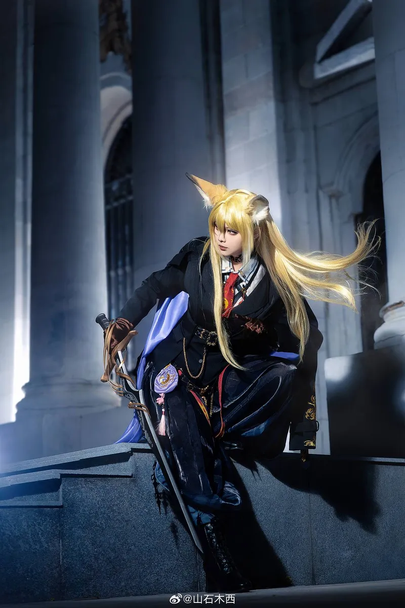 《明日方舟》忍冬cosplay展示