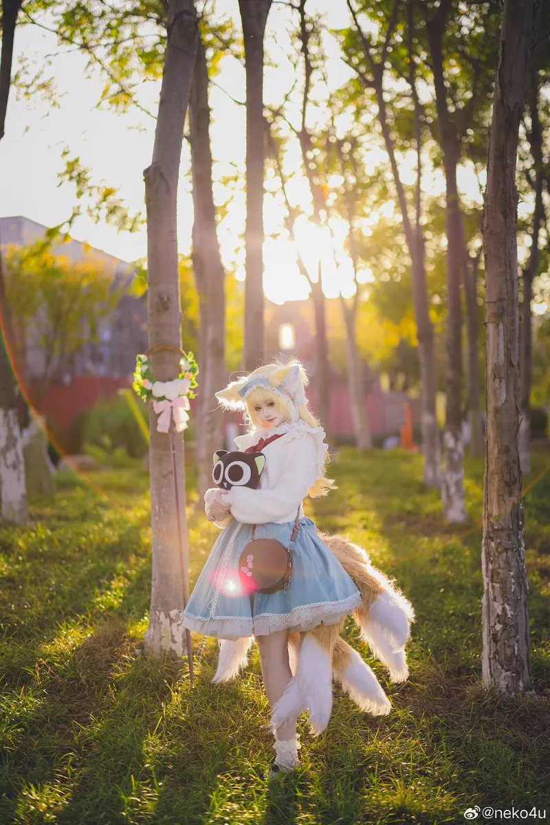 《明日方舟》铃兰cosplay展示