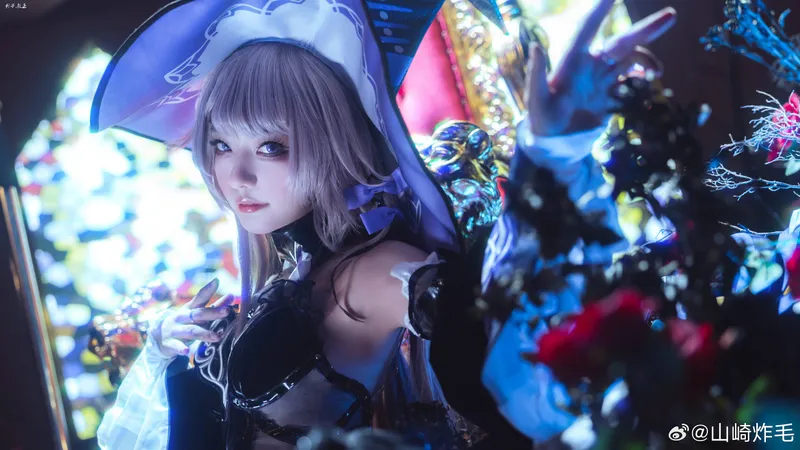 《崩坏星穹铁道》大黑塔cosplay展示