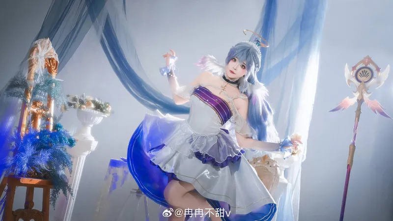 《崩坏星穹铁道》知更鸟cosplay