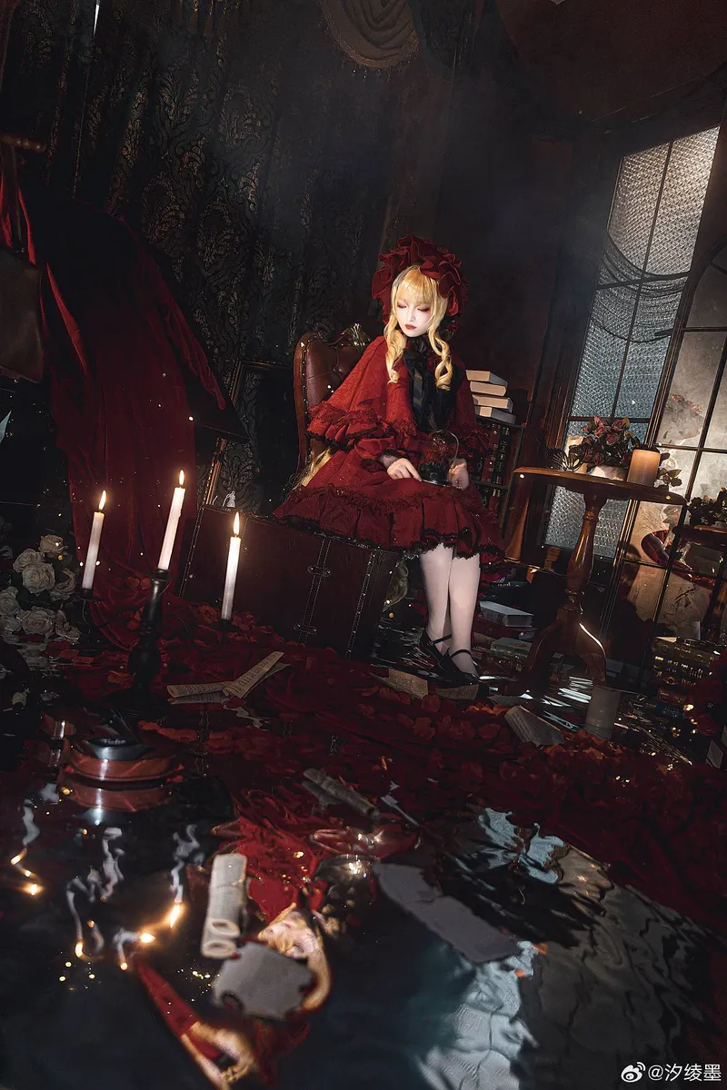 《蔷薇少女》真红cosplay展示