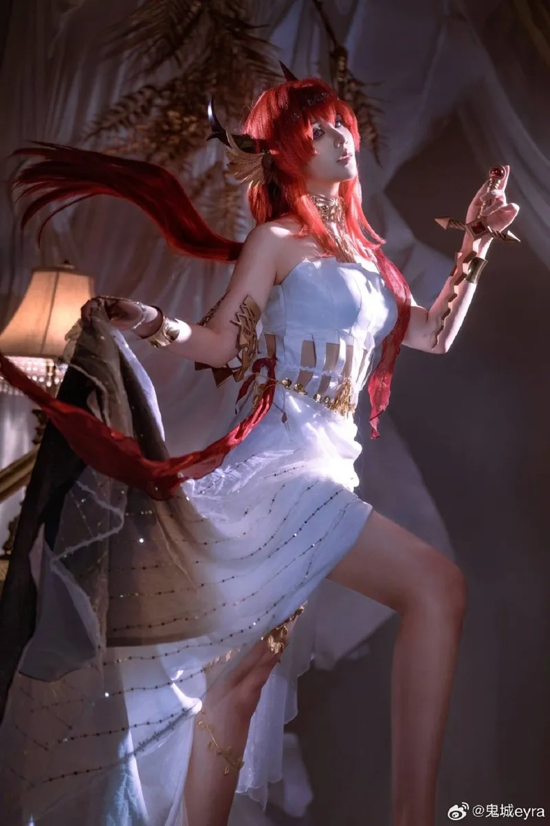 《明日方舟》史尔特尔cosplay展示