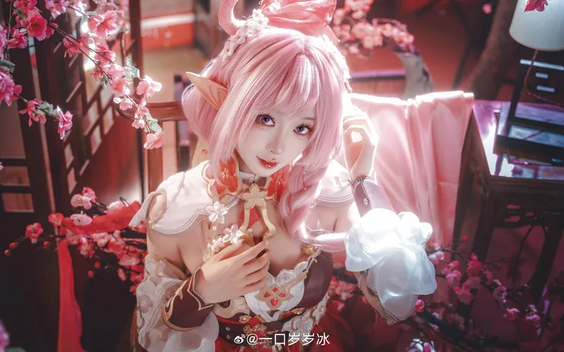 《崩坏3》爱莉希雅cosplay展示