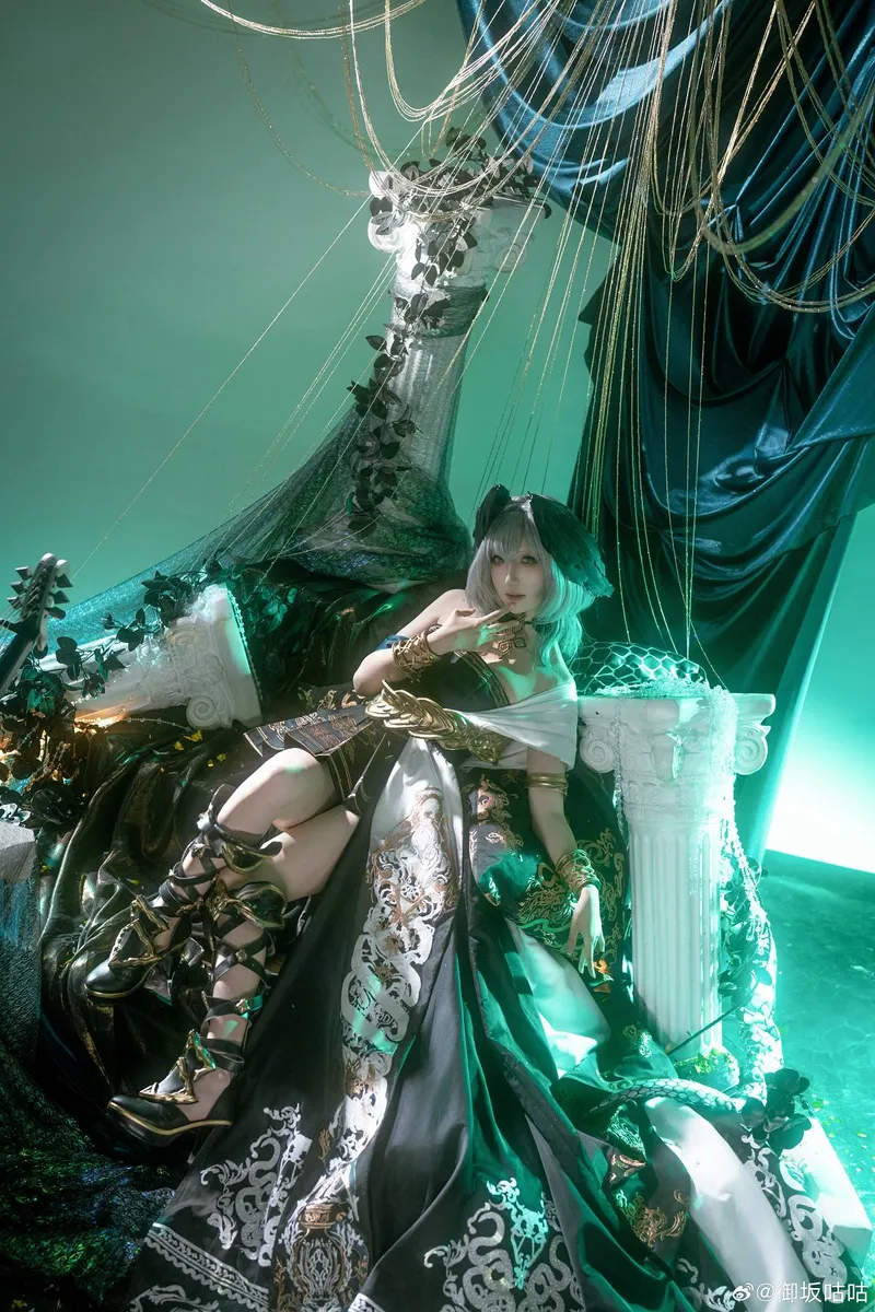 《明日方舟》霍尔海雅cosplay展示