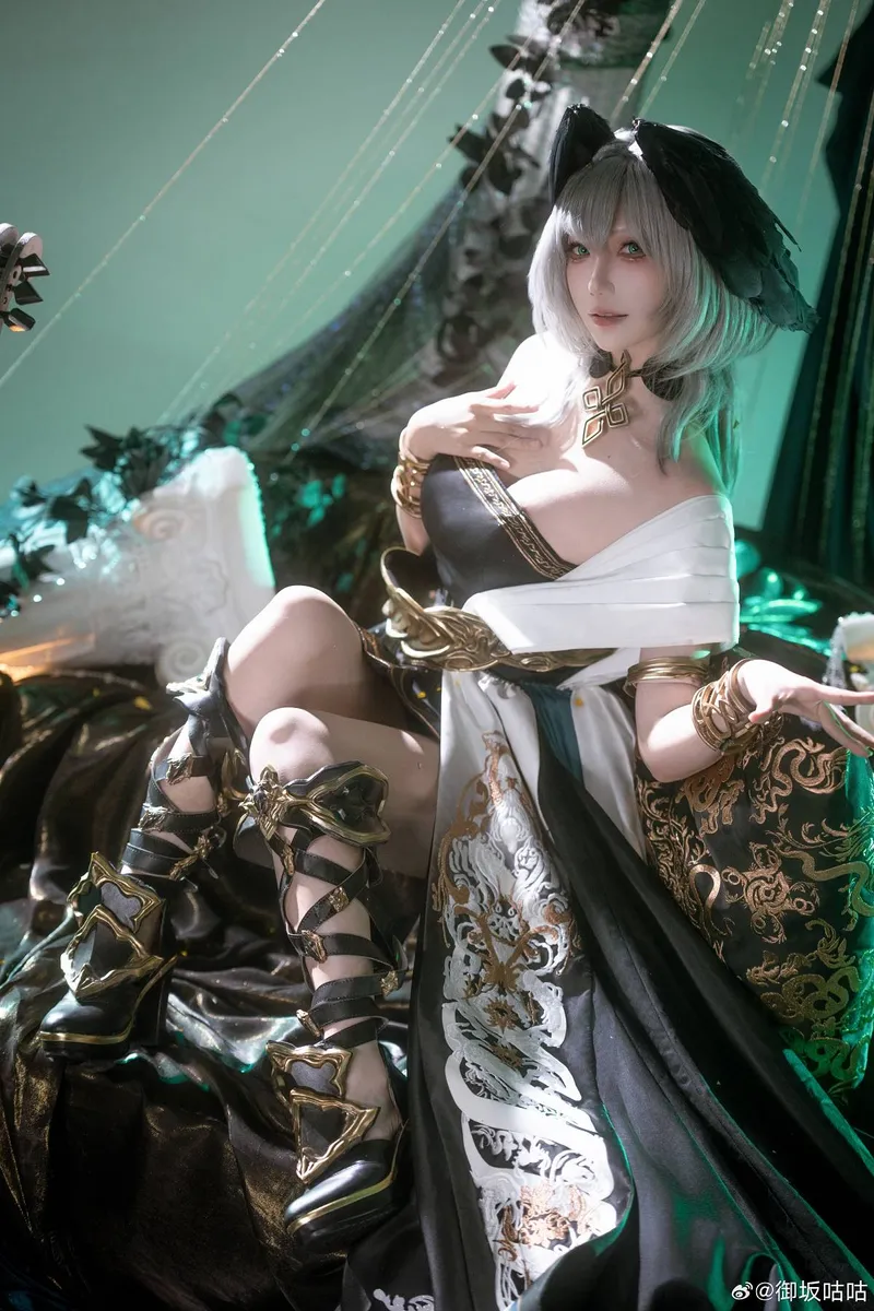 《明日方舟》霍尔海雅cosplay展示