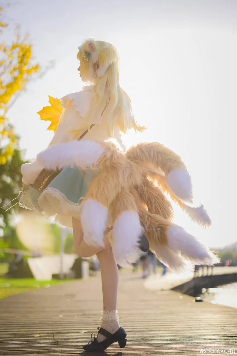 《明日方舟》铃兰cosplay展示